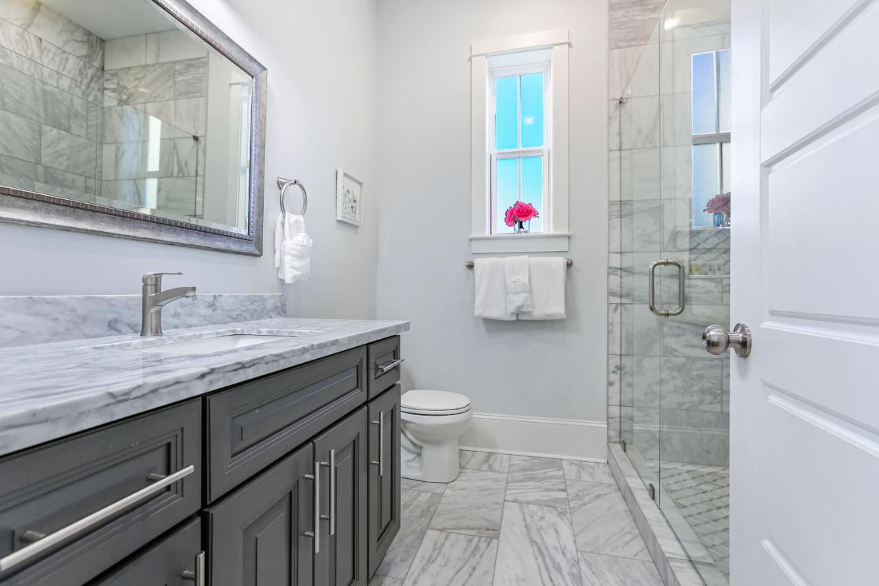 Hosteeva Chic Urban Retreat W Pool Steps To St Charles Ave And Near Bourbon St Lejlighed New Orleans Eksteriør billede