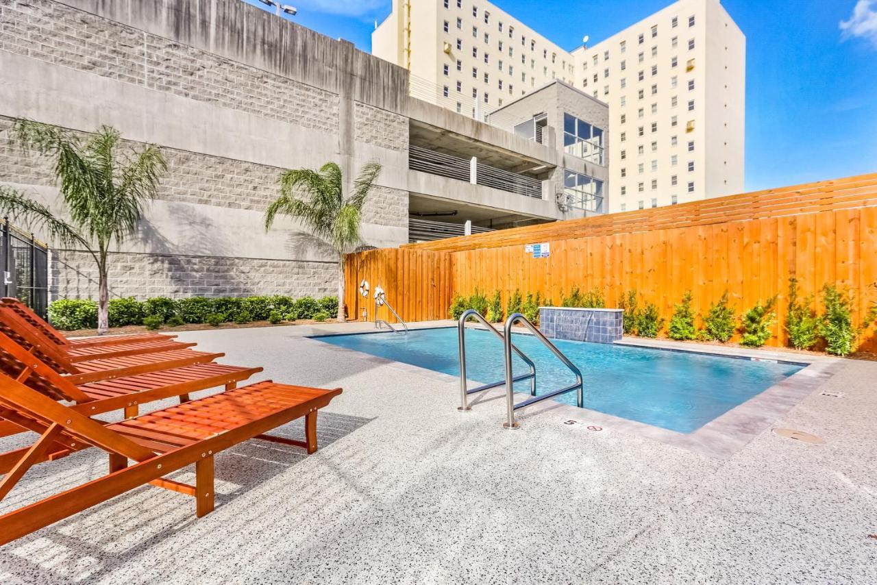 Hosteeva Chic Urban Retreat W Pool Steps To St Charles Ave And Near Bourbon St Lejlighed New Orleans Eksteriør billede